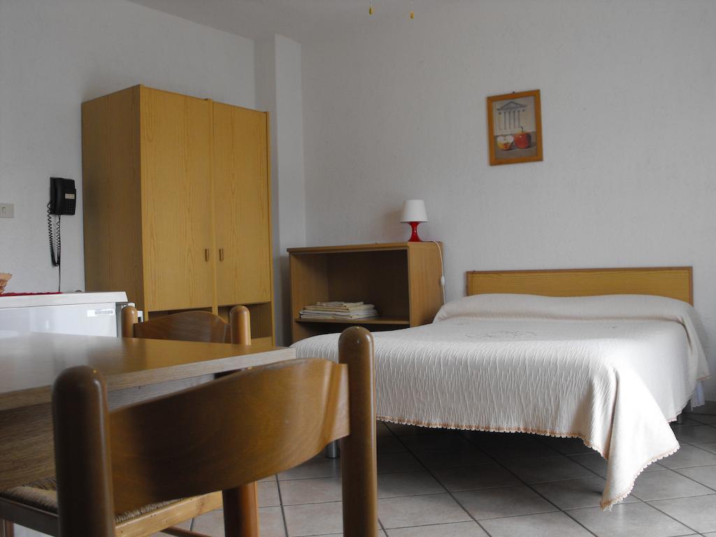 Agriturismo Gli Ulivi Garlenda Habitación foto